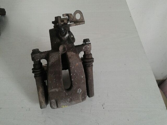 bontott RENAULT SCÉNIC II Jobb hátsó Féknyereg Munkahengerrel