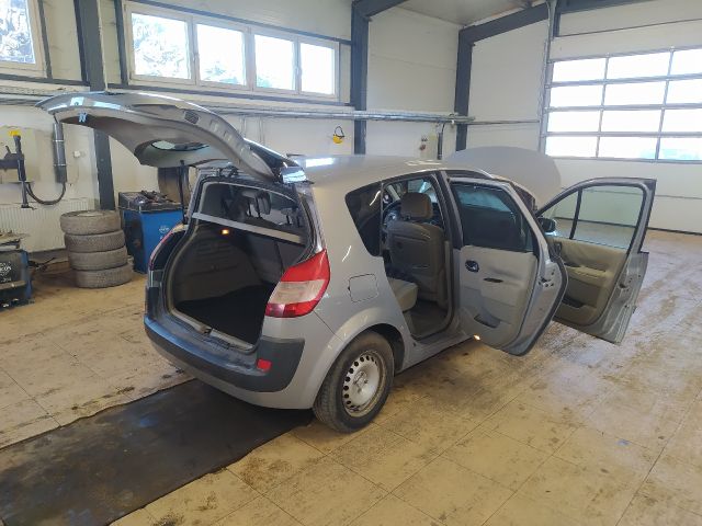 bontott RENAULT SCÉNIC II Motorvezérlő