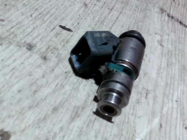 bontott RENAULT SCÉNIC II Porlasztó (1 db)