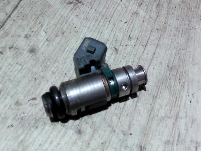 bontott RENAULT SCÉNIC II Porlasztó (1 db)