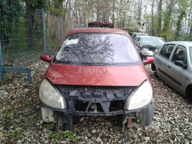 bontott RENAULT SCÉNIC II Bal első Csonkállvány Kerékaggyal