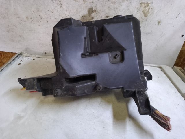 bontott RENAULT SCÉNIC II Biztosítéktábla Motortér