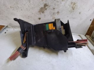 bontott RENAULT SCÉNIC II Biztosítéktábla Motortér