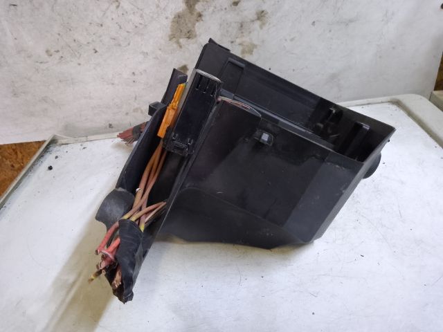 bontott RENAULT SCÉNIC II Biztosítéktábla Motortér