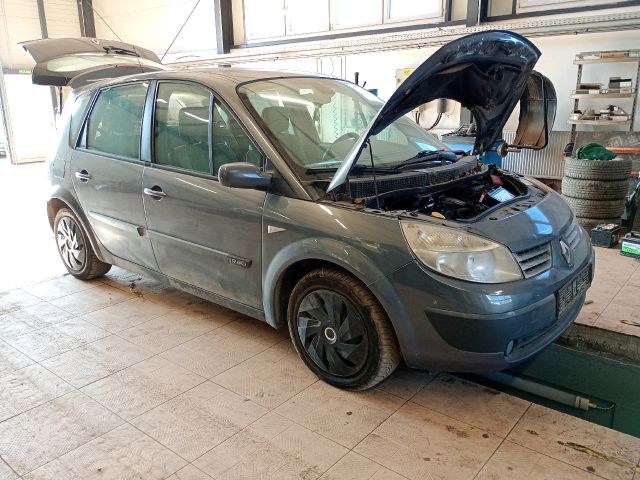 bontott RENAULT SCÉNIC II Biztosítéktábla Motortér