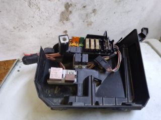 bontott RENAULT SCÉNIC II Biztosítéktábla Motortér