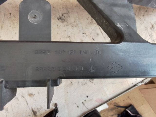 bontott RENAULT SCÉNIC II Homlokfal (Üres lemez)