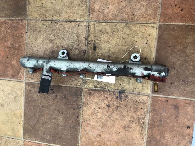 bontott RENAULT SCÉNIC II Közösnyomócső