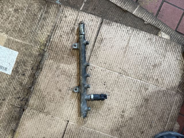 bontott RENAULT SCÉNIC II Közösnyomócső