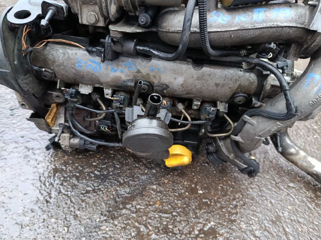 bontott RENAULT SCÉNIC II Motor (Fűzött blokk hengerfejjel)