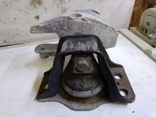 bontott RENAULT SCÉNIC II Motor Tartó Bak Jobb