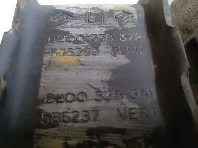 bontott RENAULT SCÉNIC II Motor Tartó Bak Jobb
