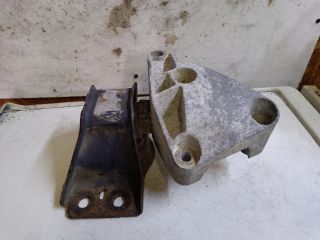 bontott RENAULT SCÉNIC II Motor Tartó Bak Jobb