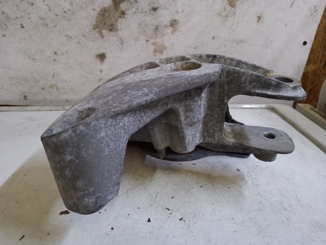 bontott RENAULT SCÉNIC II Motor Tartó Bak Jobb