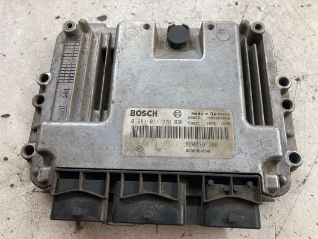 bontott RENAULT SCÉNIC II Motorvezérlő