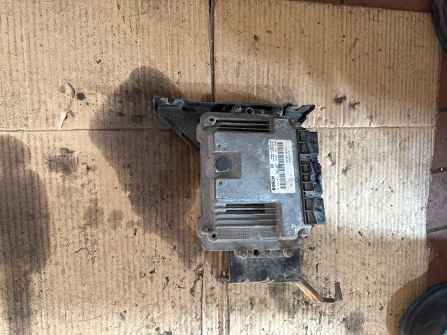 bontott RENAULT SCÉNIC II Motorvezérlő