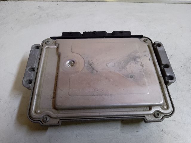 bontott RENAULT SCÉNIC II Motorvezérlő