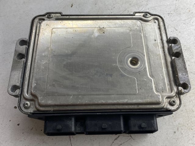 bontott RENAULT SCÉNIC II Motorvezérlő