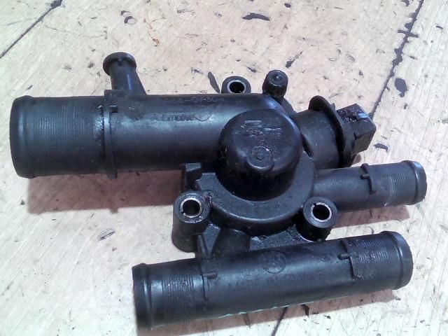 bontott RENAULT SCÉNIC II Termosztátház
