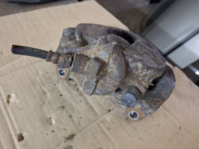 bontott RENAULT SCÉNIC II Bal első Féknyereg Munkahengerrel