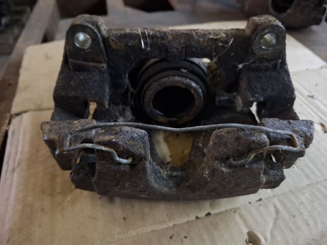 bontott RENAULT SCÉNIC II Bal első Féknyereg Munkahengerrel