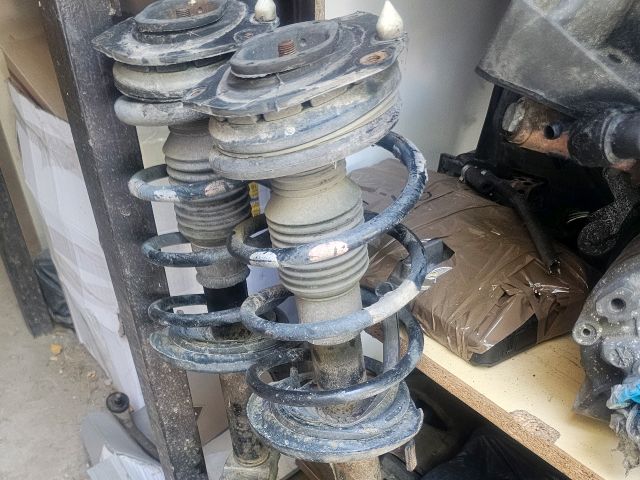 bontott RENAULT SCÉNIC II Bal első Gólyaláb (Lengécsillapító, Rugó)