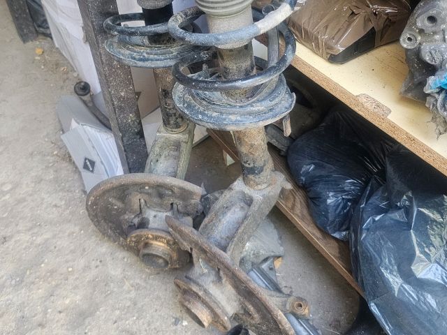 bontott RENAULT SCÉNIC II Bal első Gólyaláb (Lengécsillapító, Rugó)