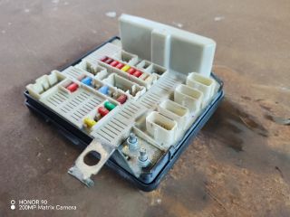 bontott RENAULT SCÉNIC II Biztosítéktábla Motortér