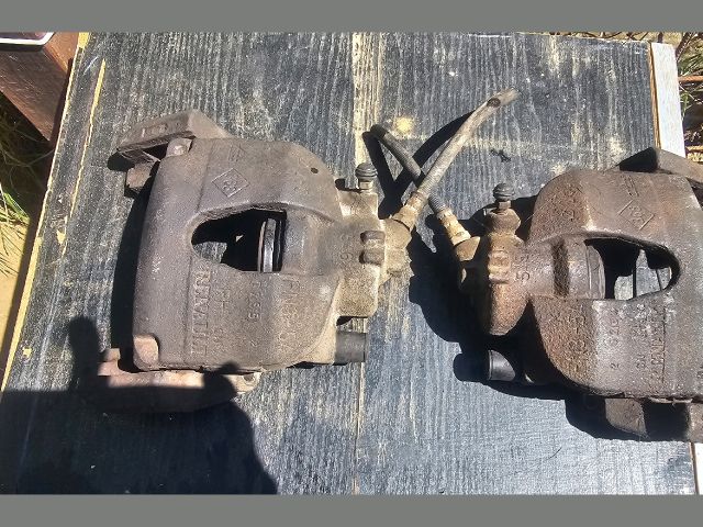 bontott RENAULT SCÉNIC II Jobb első Féknyereg Munkahengerrel