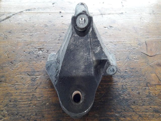 bontott RENAULT SCÉNIC II Motor Tartó Bak (Pozíciófüggetlen)