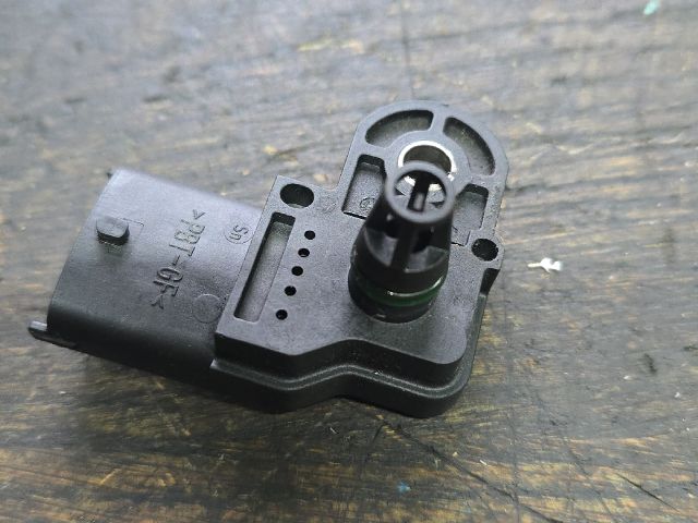 bontott RENAULT SCÉNIC II Szívócső Nyomásérzékelő