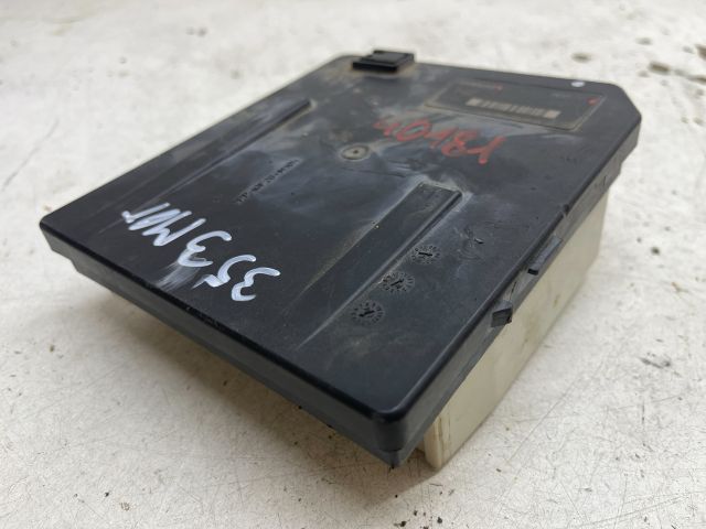 bontott RENAULT SCÉNIC II Biztosítéktábla Motortér