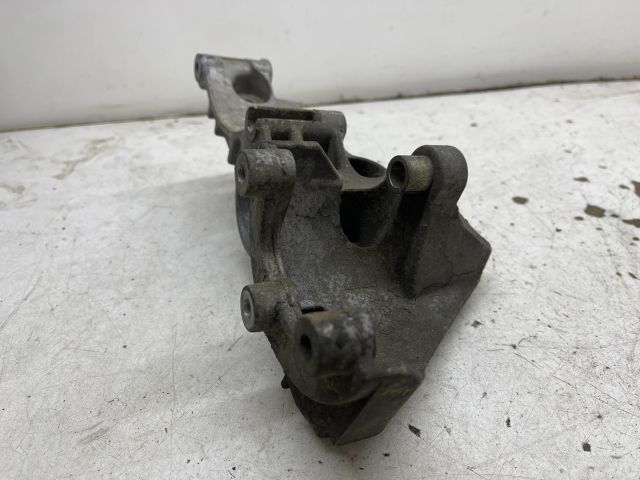 bontott RENAULT SCÉNIC II Generátor Tartó Bak