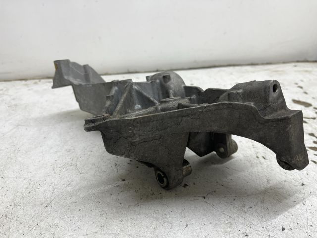 bontott RENAULT SCÉNIC II Generátor Tartó Bak