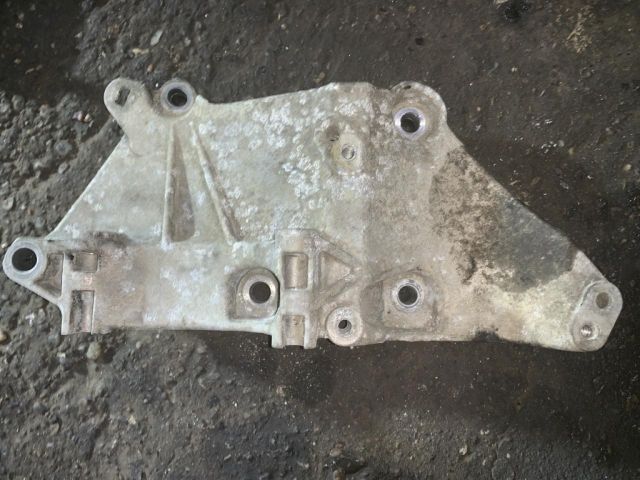 bontott RENAULT SCÉNIC II Generátor Tartó Bak