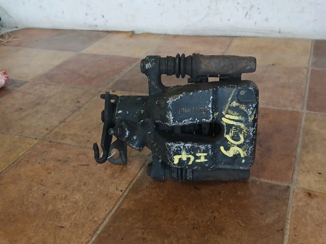 bontott RENAULT SCÉNIC II Jobb hátsó Féknyereg Munkahengerrel