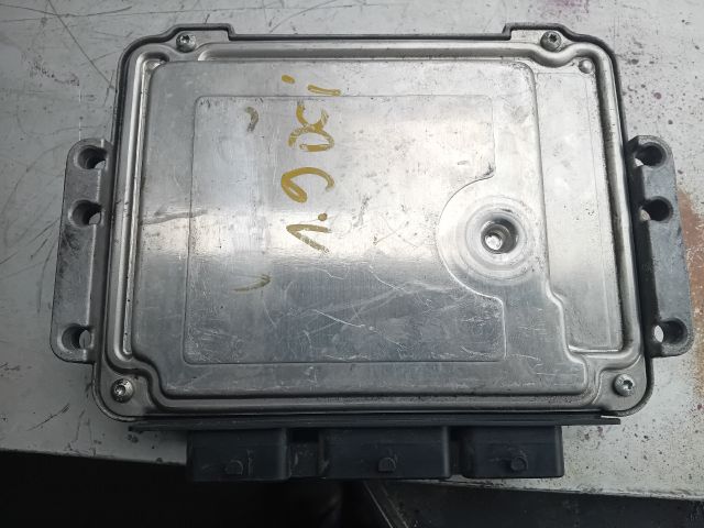 bontott RENAULT SCÉNIC II Motorvezérlő