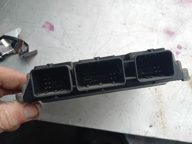 bontott RENAULT SCÉNIC II Motorvezérlő