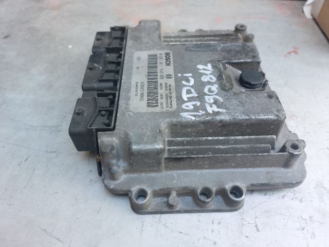 bontott RENAULT SCÉNIC II Motorvezérlő