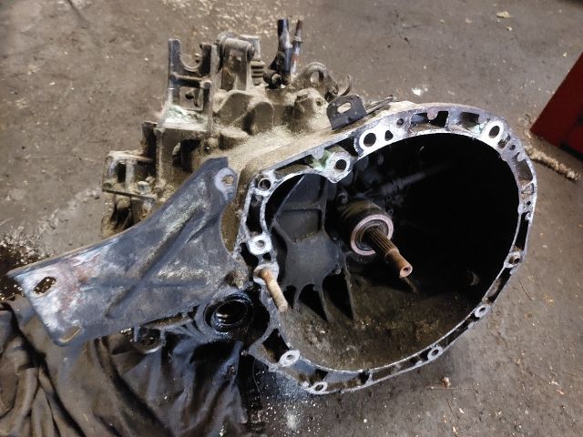 bontott RENAULT SCÉNIC II Váltó (Mechanikus)