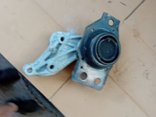 bontott RENAULT SCÉNIC II Motor Tartó Bak (Fém)