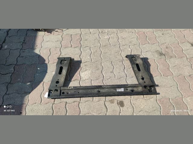 bontott RENAULT SCÉNIC II Első Bölcső