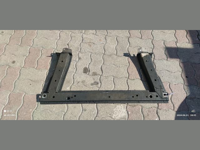 bontott RENAULT SCÉNIC II Első Bölcső