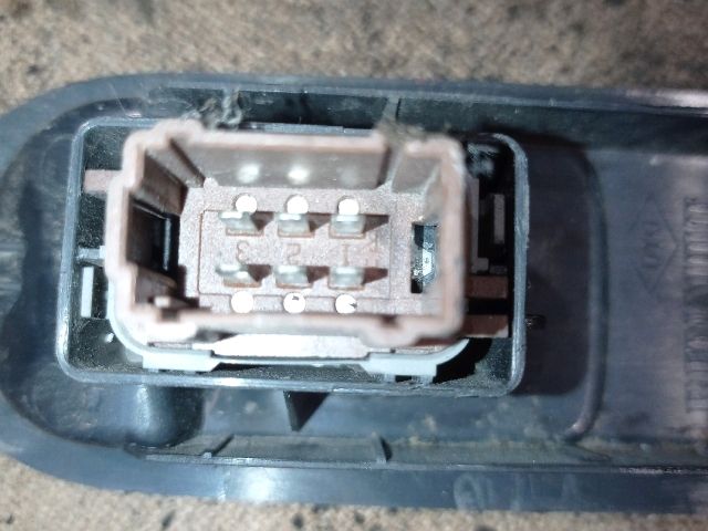 bontott RENAULT SCÉNIC II Ablakemelő Kapcsoló Négyes / Kettes