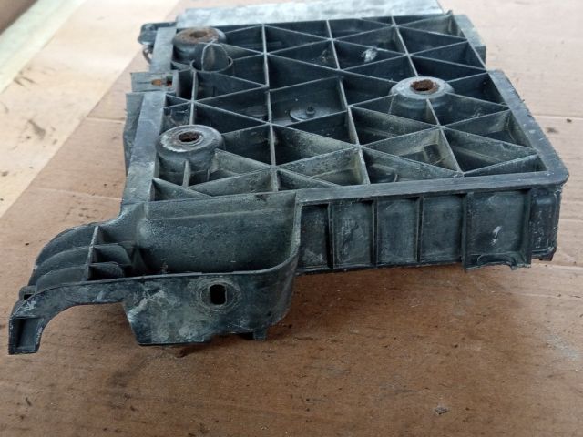 bontott RENAULT SCÉNIC II Akkumulátor Tartó