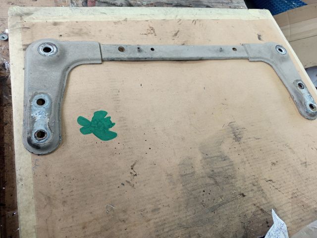 bontott RENAULT SCÉNIC II Alsó Kereszttartó