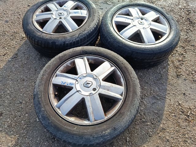 bontott RENAULT SCÉNIC II Alufelni Pár Gumival