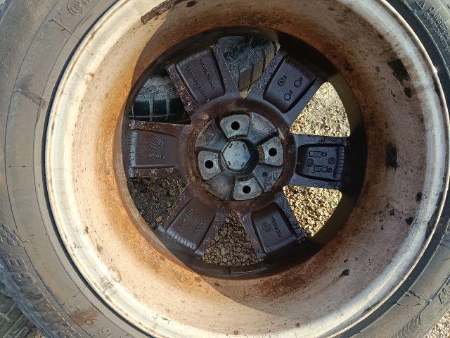 bontott RENAULT SCÉNIC II Alufelni Pár Gumival