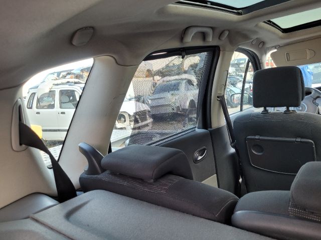 bontott RENAULT SCÉNIC II Bal C Oszlop Burkolat