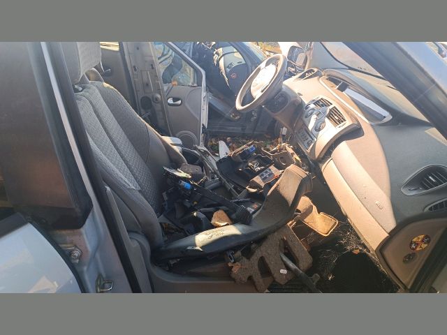 bontott RENAULT SCÉNIC II Bal C Oszlop Burkolat